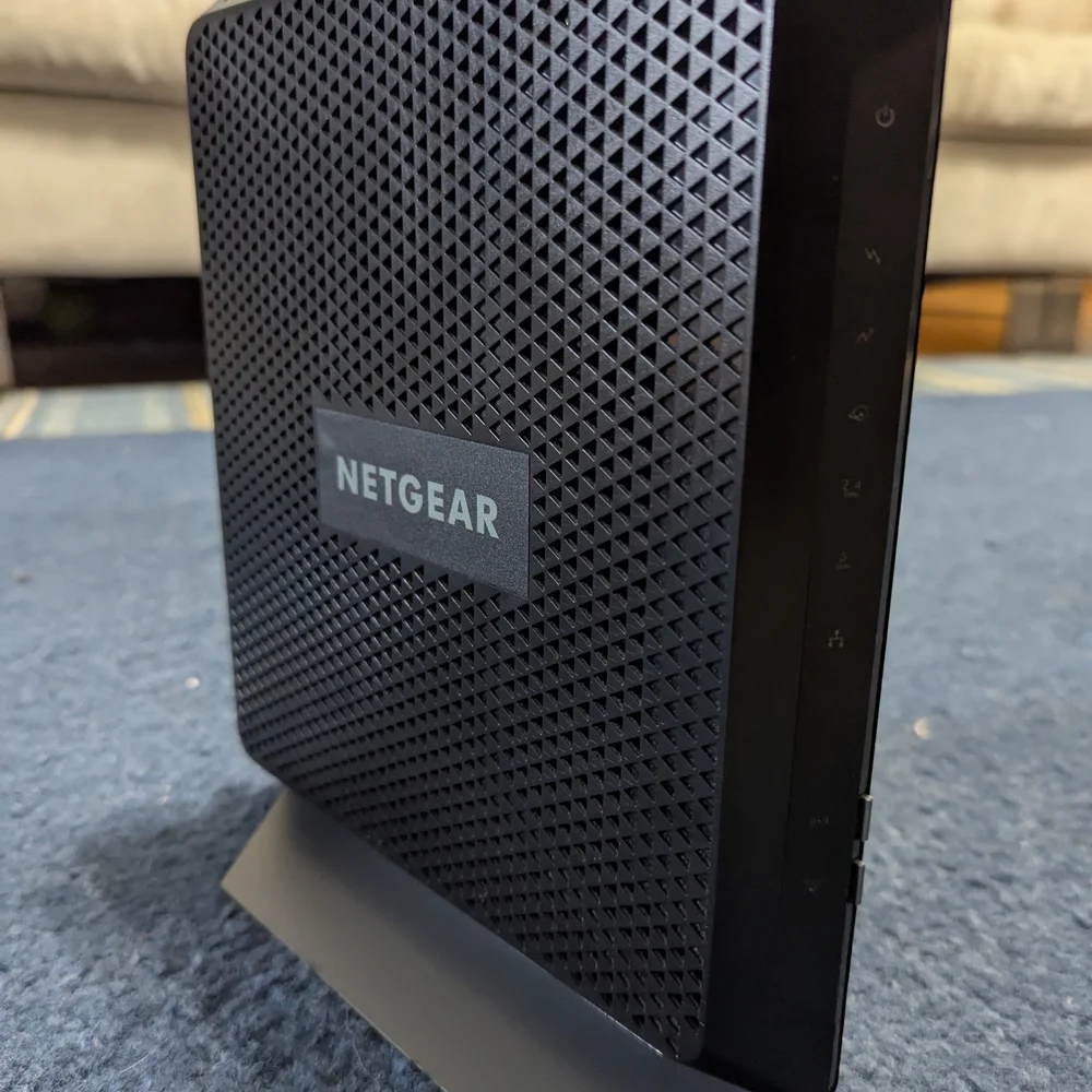 Netgear Nighthawk AC1900 Modem Router - Picture 2 of 10